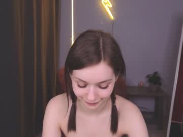 girl
        bless_sheila cam image #1374017