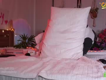 girl
        _deepthroatgalactica cam image #916671