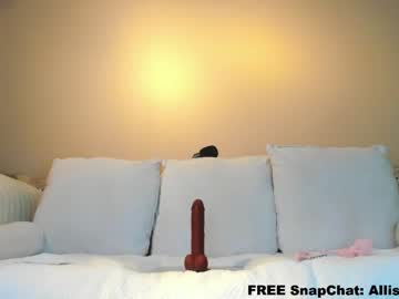 girl
        eatmygingersnapps cam image #3473526