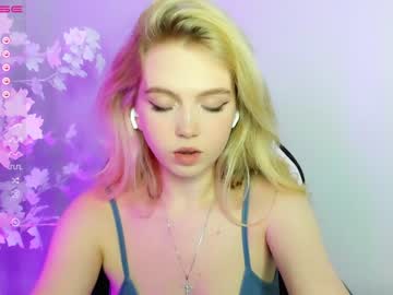 girl
        small_blondee cam image #902080