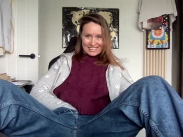 girl
        eatmypie69 cam image #3600514
