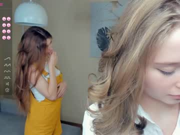 girl
        _hollydolly_ cam image #3062683