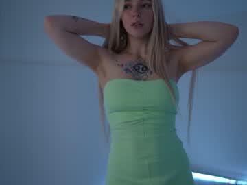 girl
        my_stella cam image #2607965