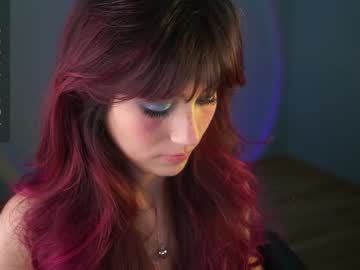 girl
        greeny_mat cam image #5336083