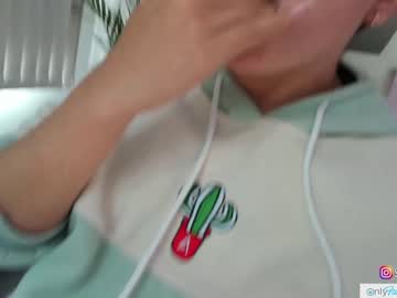 girl
        pavlovacoluccii_ cam image #1023608