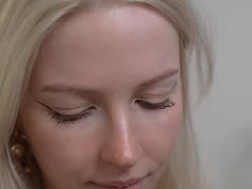 girl
        my_stella cam image #6053719