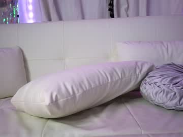 girl
        rosiebones cam image #4129840