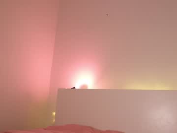 girl
        reei__ cam image #2241444