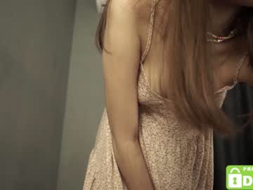 girl
        tessarosse_ cam image #1660626
