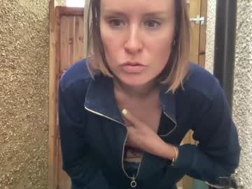 girl
        eatmypie69 cam image #4974001