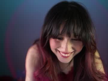 girl
        greeny_mat cam image #6240728