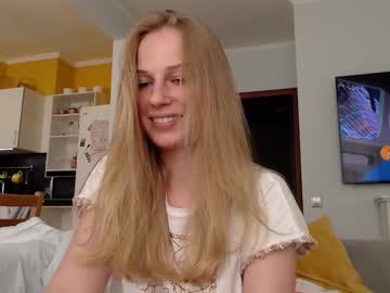 girl
        magic_couple13 cam image #1963692