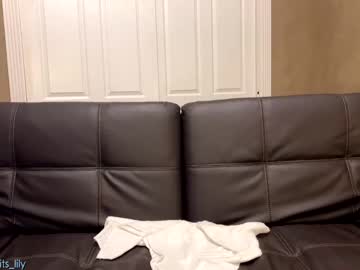 girl
        its_lily cam image #1809689