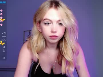 girl
        small_blondee cam image #916172