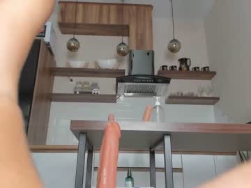 girl
        melon_mussy cam image #2495770