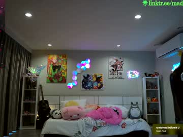 girl
        madnessalise cam image #4641204
